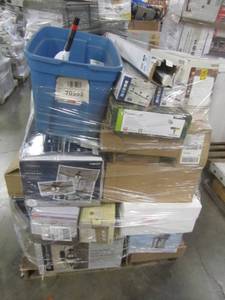 lot 47 image: WHOLESALE MIXED PALLET OF RETURNS - LIGHTING AND CEILING FANS
