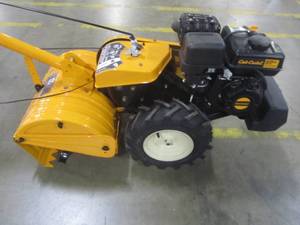 lot 18A image: Cub Cadet 18 in. 208cc Rear-Tine Dual-Direction Gas Tiller RT 65