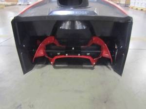lot 20A image: Toro Power Clear 21 in. 60-Volt Lithium-Ion Brushless Cordless Electric Snow Blower 39901