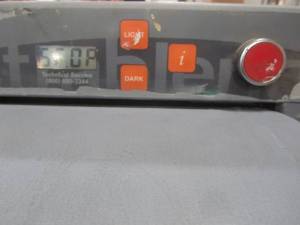 lot 130 image: Ultrablend 1 Gallon Paint Shaker With Digital Timer