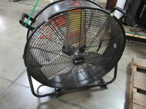 lot 229 image: Utilitech Pro 24-in 2-Speed Indoor High Velocity Fan SFDC2-600T - Shuts off after a minute or so.