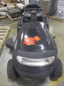 lot 29A image: Poulan PRO 42 in. 17-12 HP Briggs & Stratton 6-Speed Gear Front-Engine Riding Mower 960460076