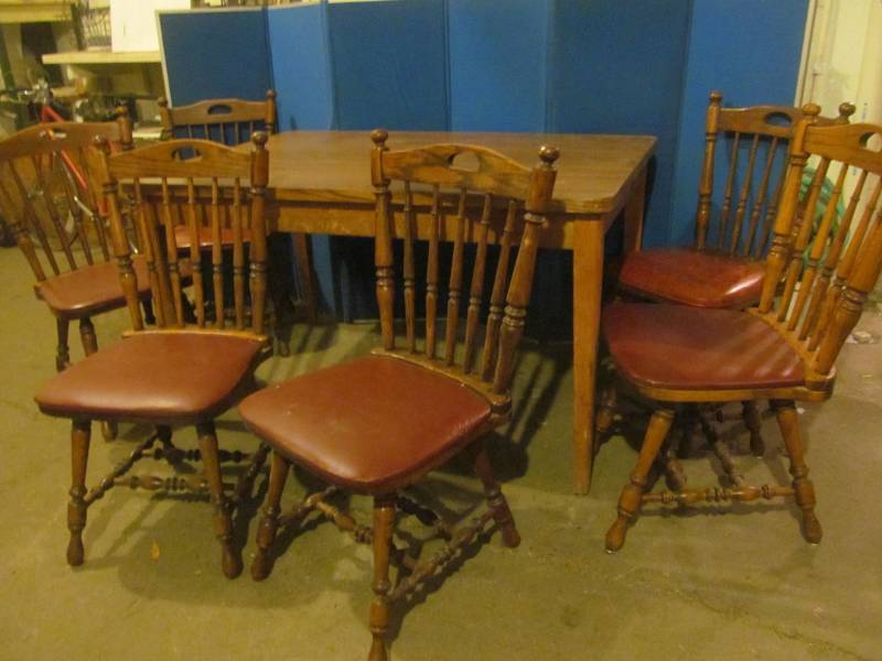 lot 127 image: dining table ,chairs