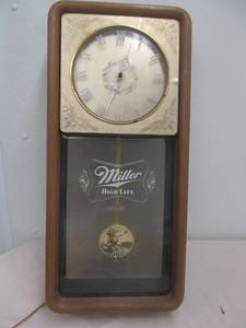 lot 8 image: Miller High Life clock