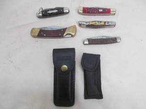 lot 28 image: pocket knives