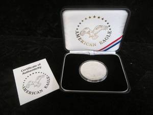 lot 30 image: American Eagle Silver Bullion