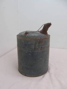 lot 70 image: vintage gas can