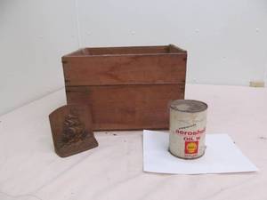 lot 82 image: vintage bookend, Aero shell oil, wood box