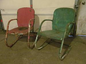 lot 100 image: vintage lawn chairs