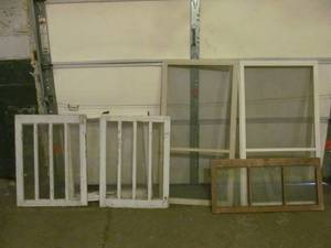 lot 113 image: vintage windows