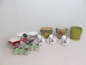 lot 138 image: flower pots