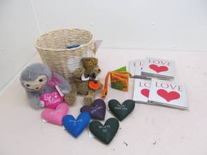 lot 144 image: gift items