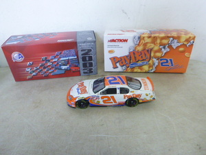 lot 34 image: Action Kevin Harvick #21 PayDay Die-Cast Car