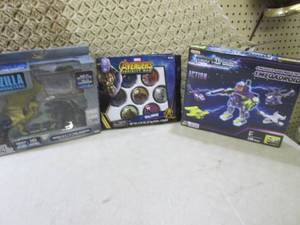 lot 42 image: Toy Figures and Slime  RMC...