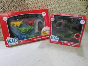 lot 58 image: Dinosaur Train Set and Military Adv...