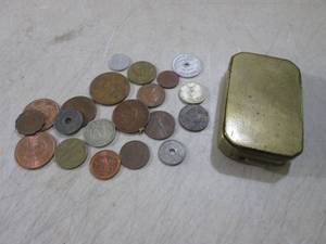 lot 91 image: Assorted Vintage Foriegn Coins and ...