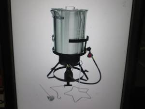lot 109 image: 30 Quart Aluminum Turkey Fryer Set ...