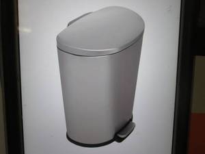lot 112 image: 13 Gallon Stainless Steel Step-On T...