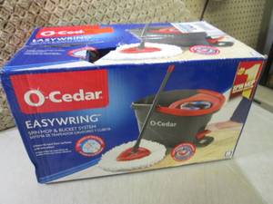 lot 119 image: O-Cedar Easy Wring Spin Mop Open Bo...