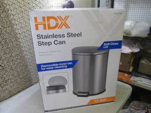 lot 140 image: 13 Gallon Stainless Steel Step-On T...