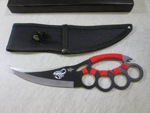 lot 151 image: 10 Fantasy Master Knuckle Knife wi...