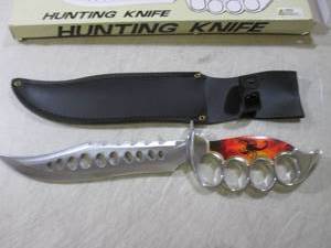 lot 154 image: 13 Scorpion Handle Knuckle Knife w...