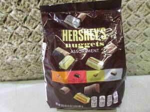 lot 192 image: 2 Pound Bag of Hersheys Nuggets As...