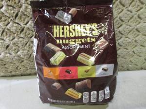 lot 193 image: 2 Pound Bag of Hersheys Nuggets As...