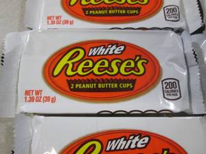 lot 236 image: 12 White Reeses Peanut Butter Cups ...