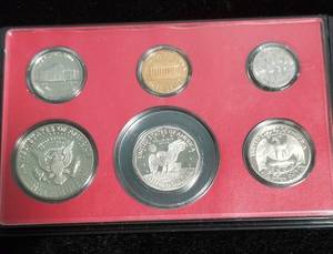 1979-S US PROOF SET WITH SBA DOLLAR