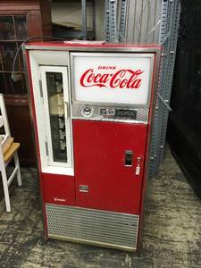 lot 1 image: Vendo 63 Coke Machine