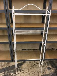lot 12 image: Shelf