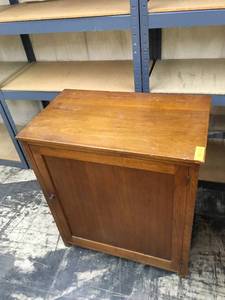lot 20 image: Cabinet