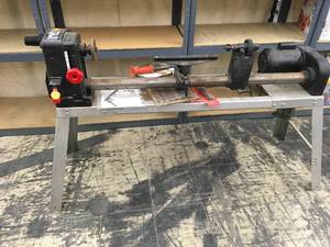 lot 32 image: Craftsman Variable Speed Wood Lathe Model 351.217120