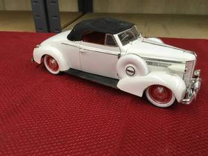 lot 46 image: 1938 Buick Eight Scale 118