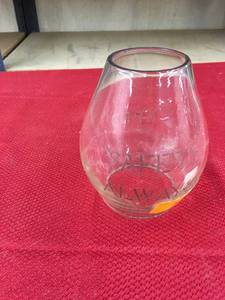 lot 61 image: Northern Pacific Railway Stamped N.P.R.R Lantern Glass