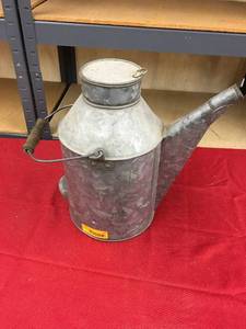 lot 62 image: Northern Pacific Railway Stamped N.P.RY Oil Can