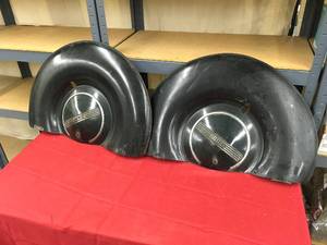 lot 70 image: 1936- 1938 Buick Spare Tire Cover