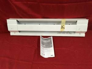 lot 118 image: Cadet Heat Baseboard 30 500 Watt