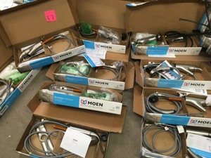 lot 17 image: Lot of 14 Brecklyn Single-Handle Pull-Out Sprayer Kitchen Faucet with Power Clean in Spot Resists Stainless used and missing parts units see pictures