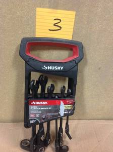 lot 3 image: Husky H100FLRW6PCSAEN 6-Piece SAE Flex Lock Wrench set in good condition
