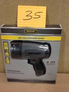 lot 35 image: Defiant 450 Lumen LED Compact Rechargeable Spotlight in good condition