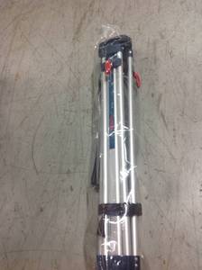 lot 39 image: Bosch BT160 Aluminum Contractors Tripod in good condition