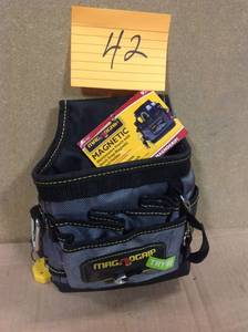 lot 42 image: MagnoGrip 9-Pocket Magnetic Maintenance Pouch with Quick Snap Pencil Holder in good condition