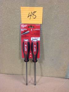 lot 48 image: MILWAUKEE 2PC DEMOLITION SCREWDRIVER SET in good condition
