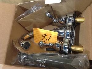lot 81 image: Banbury 4 in. Centerset 2-Handle High-Arc Bathroom Faucet in Chrome in good condition
