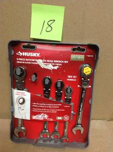 lot 18 image: HUSKY Metric Flex Ratcheting Combination Wrench Set (5-Piece) # 629-214 in good condition