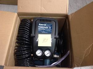 lot 72 image: ANVIL 2 GAL.PANCAKE AIR COMPRESSOR in good condition