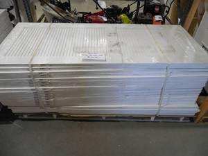 lot 23 image: 32 X 80 MDF PRIMED WHITE LOUVER DOOR SLAB