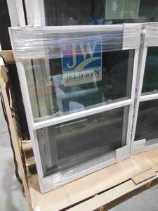 lot 37 image: BUILDERS VINYL SINGLE HUNG BLOCK FRAME 36X48 WINDOW W SCREEN